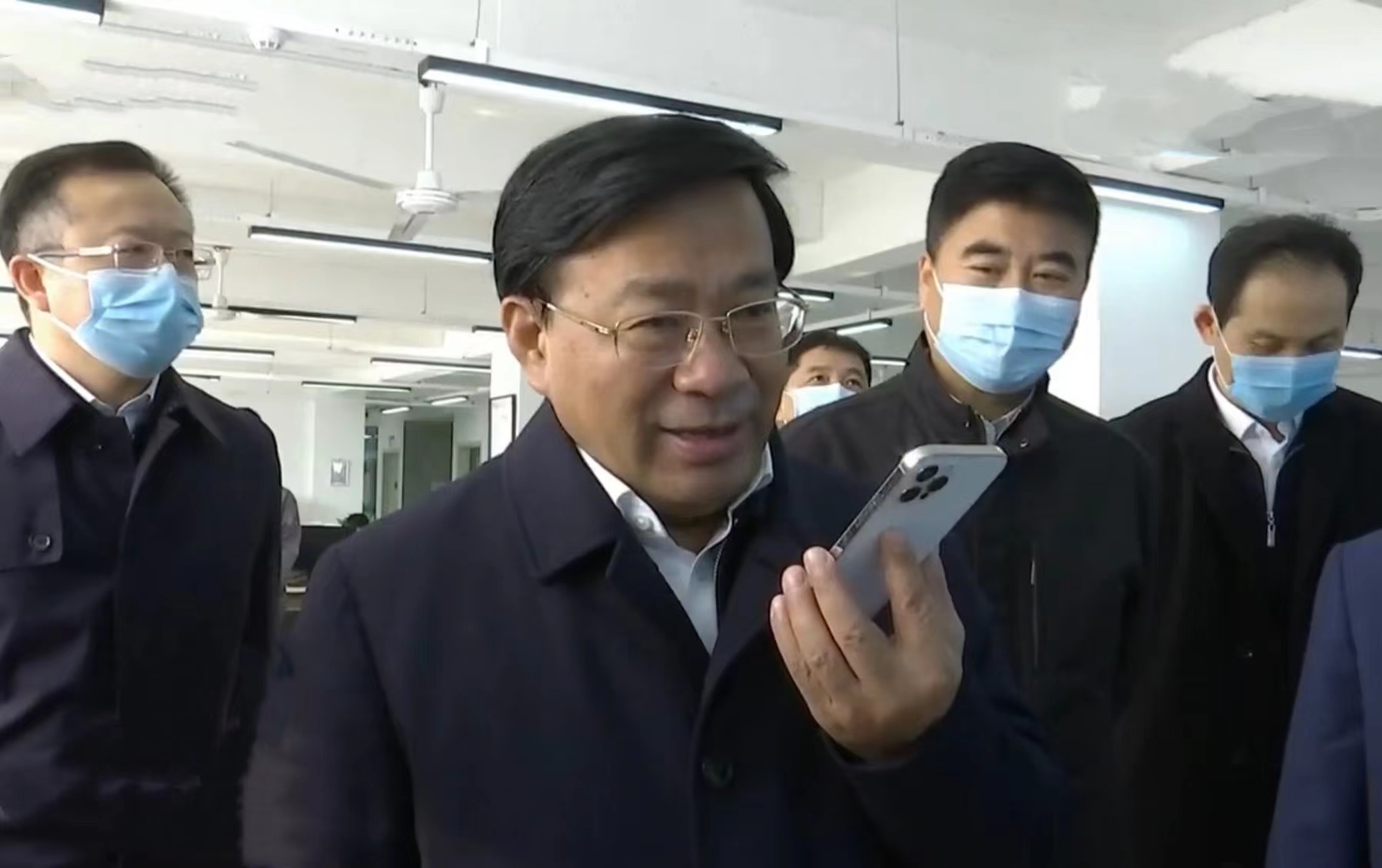 19 吉林省委副书记、省长韩俊莅临XPJ·(澳门区)公司官方网站伊通供热 2021.11.2.jpg