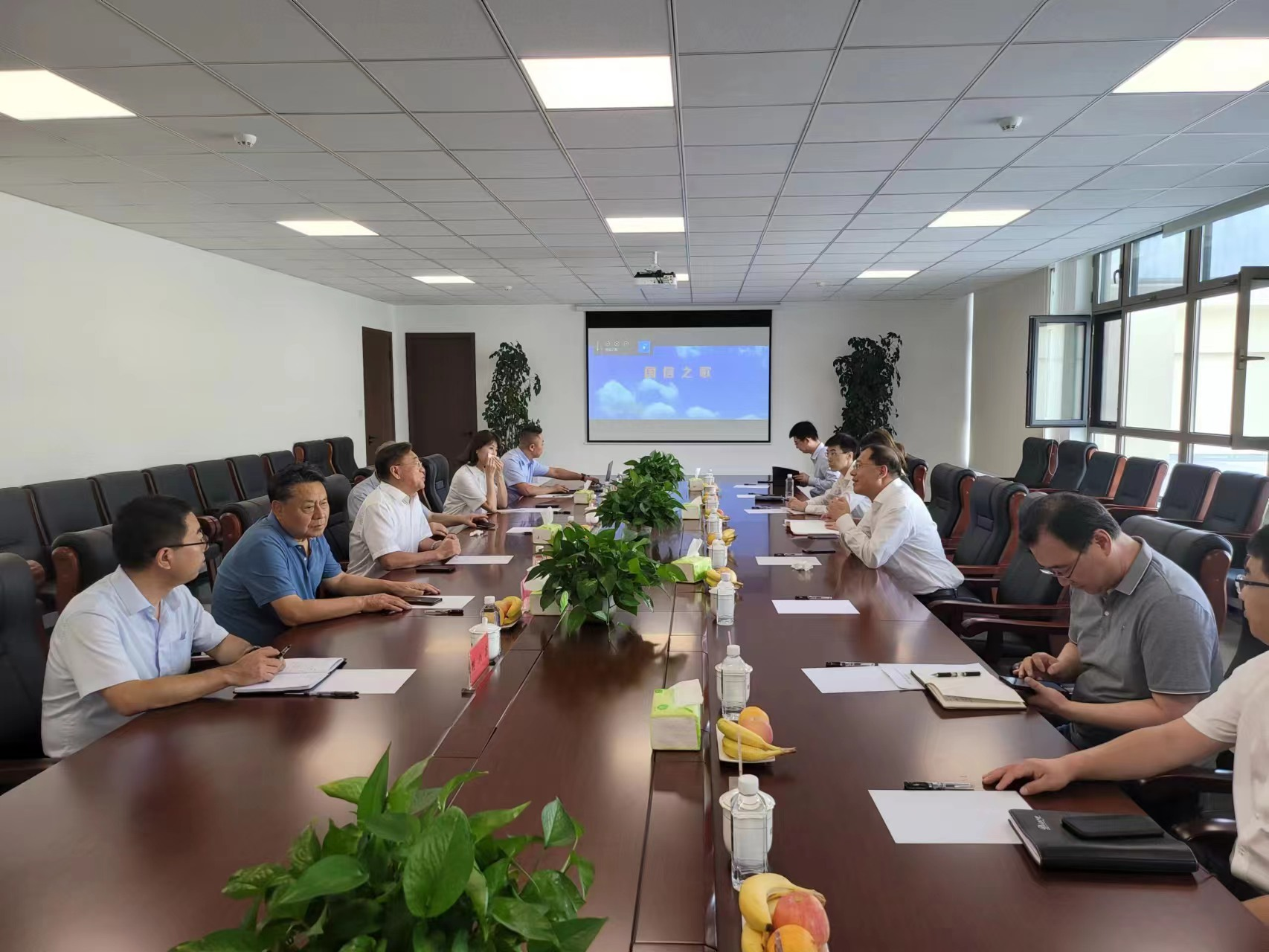 15.吉林银行总行副行长邢中成一行走访XPJ·(澳门区)公司官方网站集团.png
