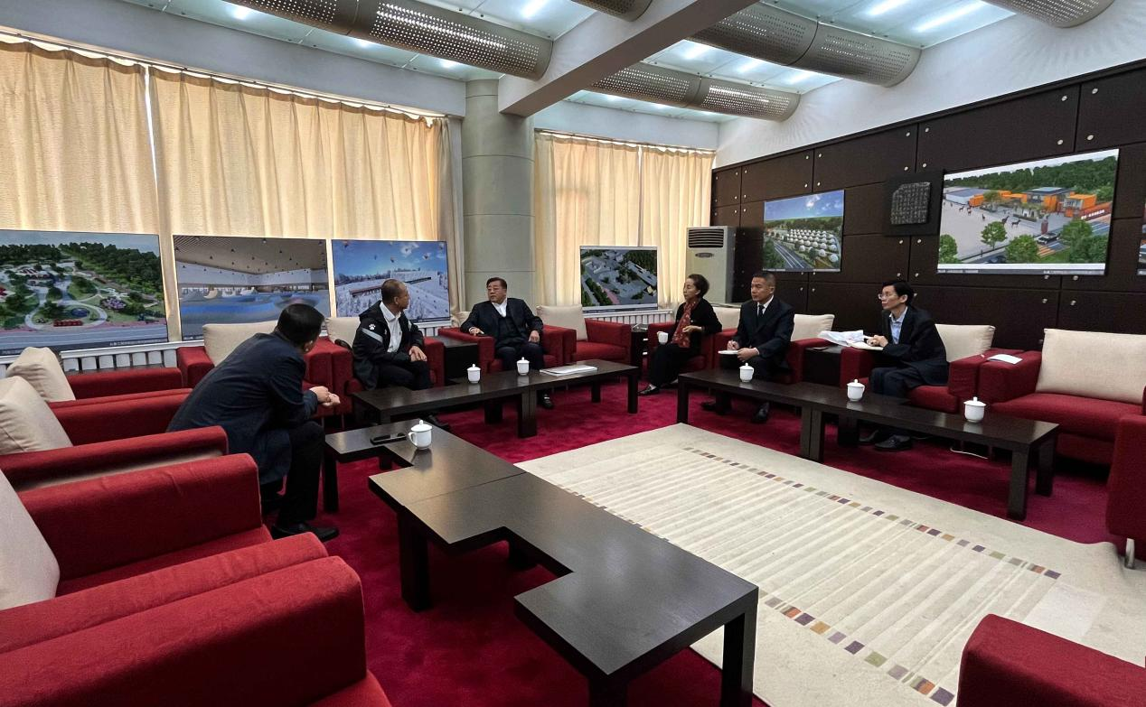16.吉林省体育局训练较量处主任及XPJ·(澳门区)公司官方网站集团有关辅导出席南山体育项目合作洽谈会（调色调）.png